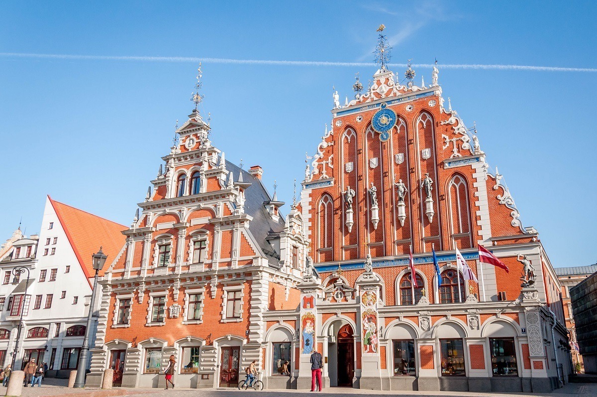 Visiting the House of the Blackheads on an Old Town tour is one of the best things to do in Riga